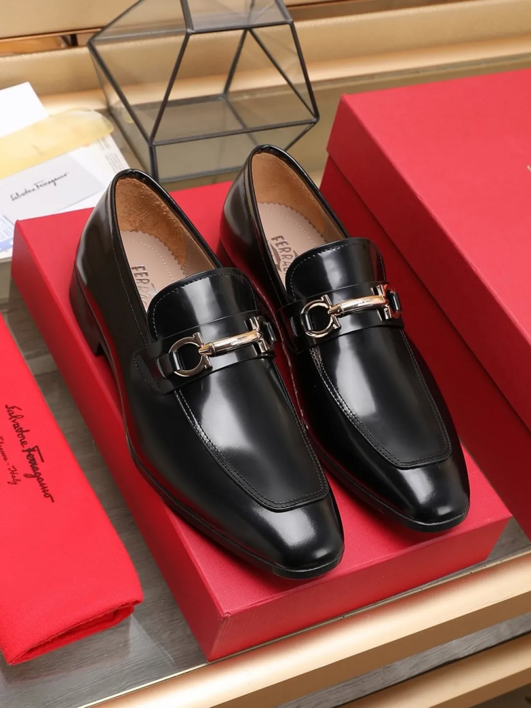 P620💰🔥《Ferragamo》👏Latest • High-end top brand luxury ~ purchasing agency, top quality ~. New fashionable business men's shoes🔜The uppers are made of original open-edge beaded cowhide➕cowhide·lining, with fine workmanship. The original stylish and soft combination wear-resistant and non-slip outsole is light and comfortable on the feet. The real thing looks better in real life. Size: 38/45